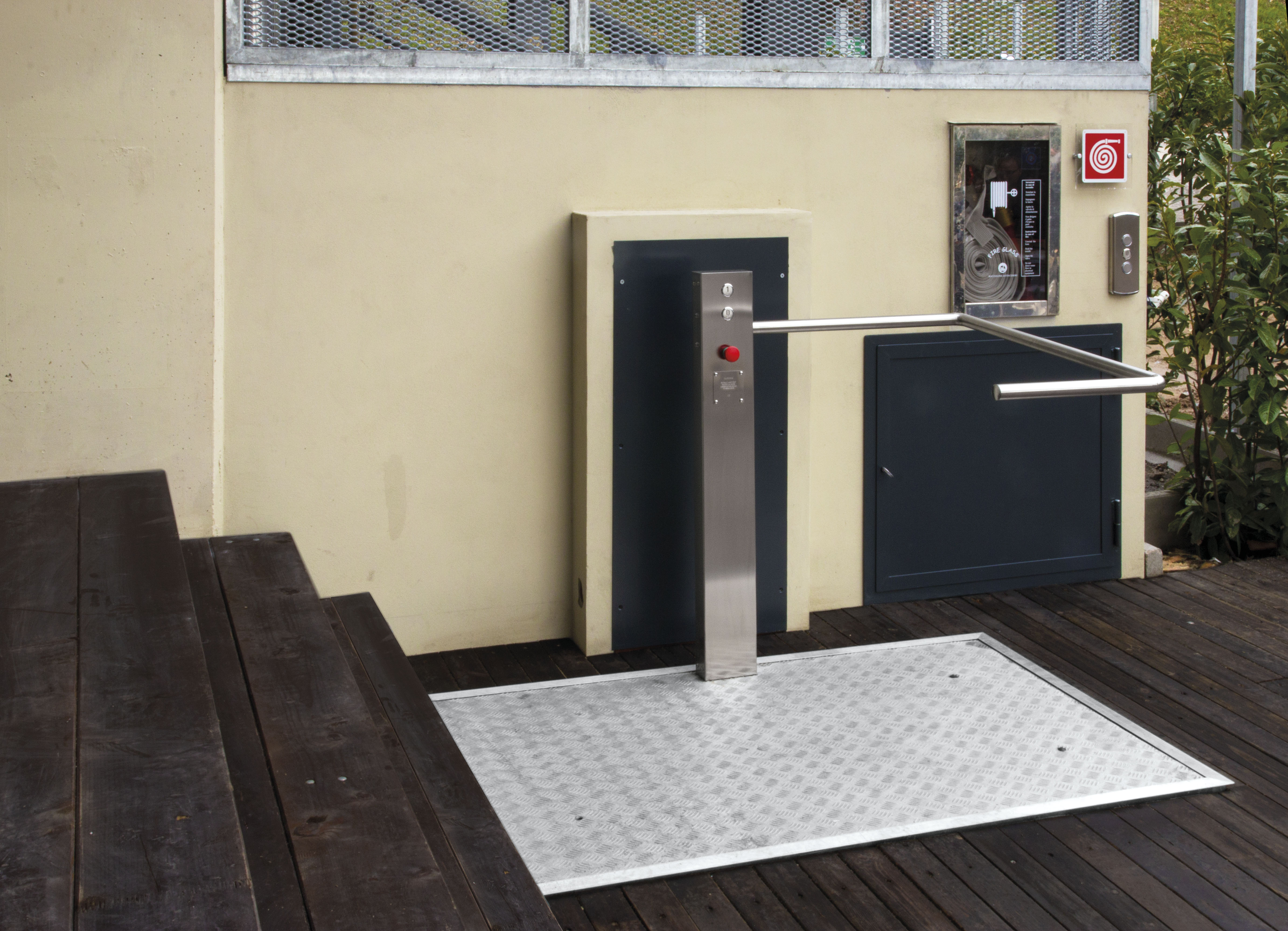 Residential Lifts : MiniPocket Platform Lifts